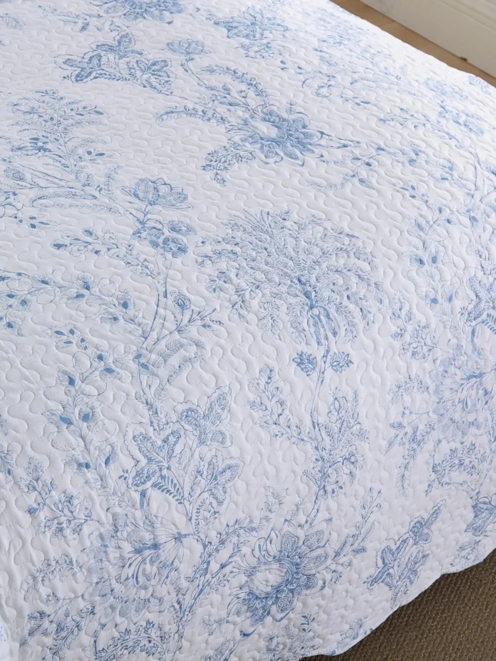 3 PIECE PRINTED FLORAL LIGHTWEIGHT QUILT BEDSPREAD SET